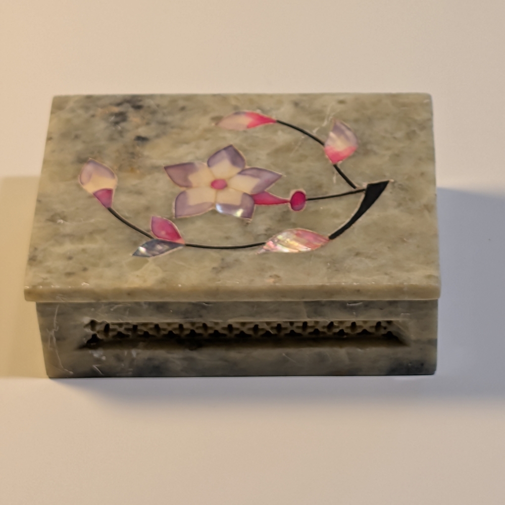 Hand Carved Soapstone Box Mother of Pearl Inlay Incense Burner / Trinket India